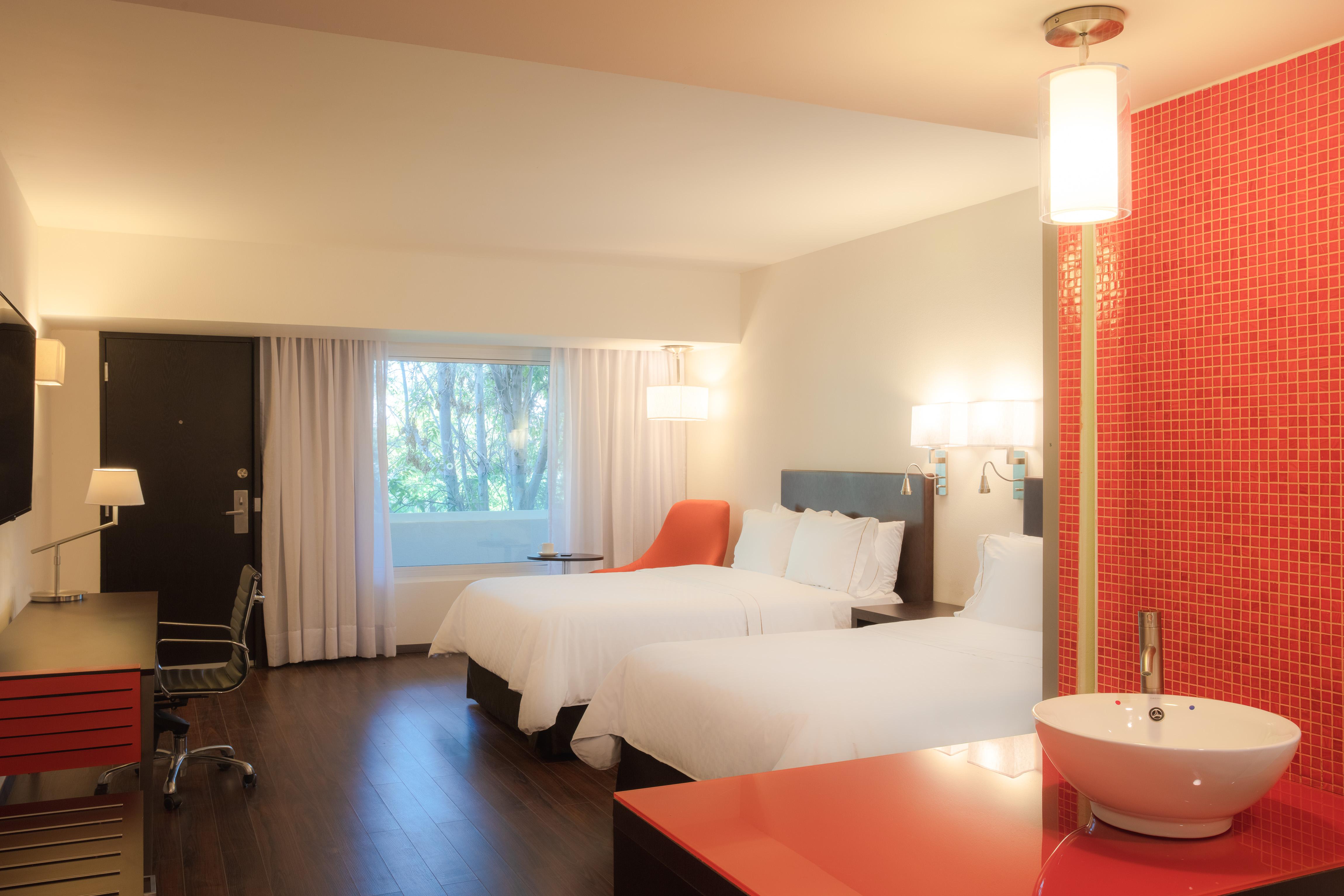Fiesta Inn San Luis Potosi Glorieta Juarez Bagian luar foto