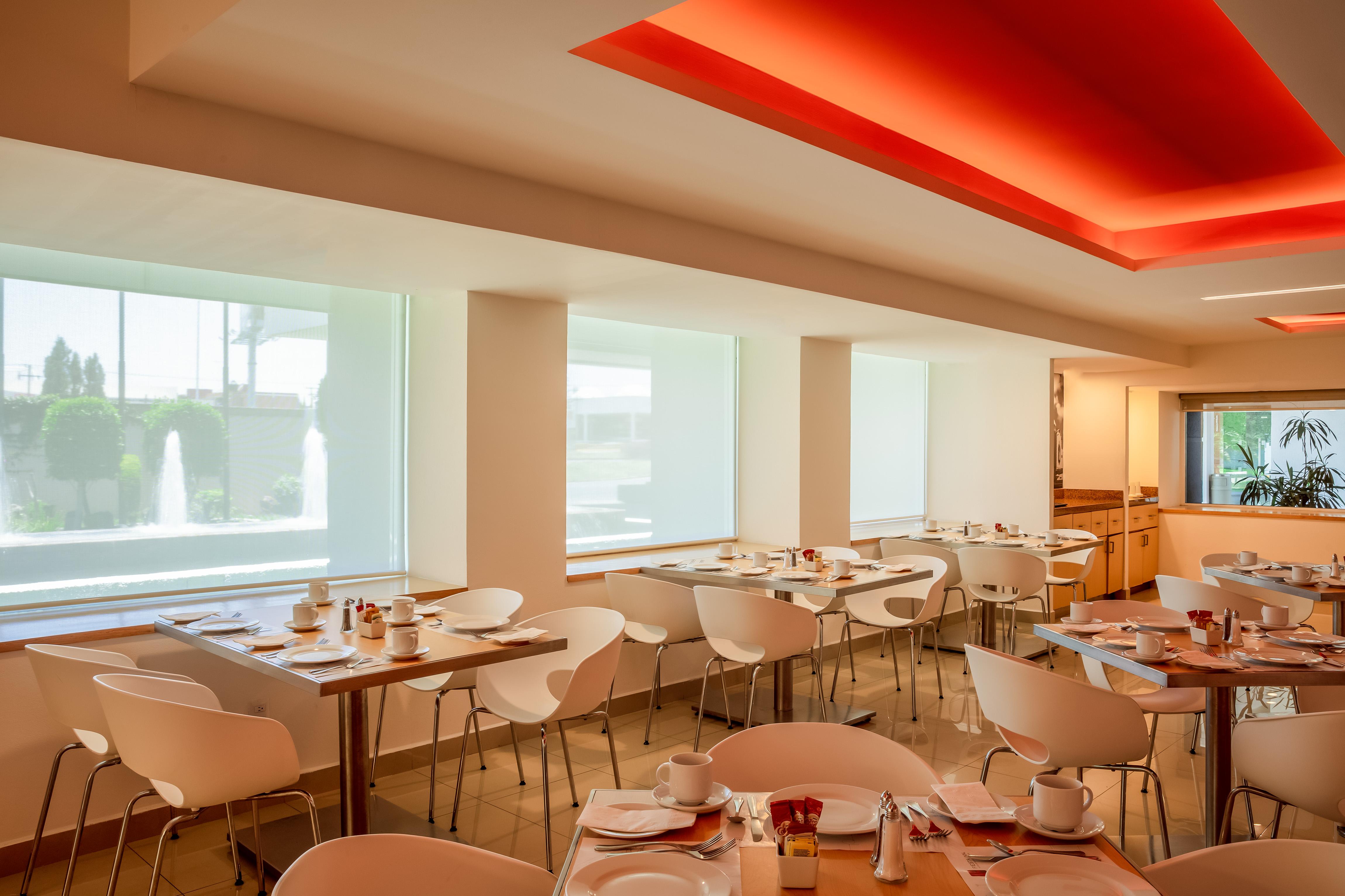 Fiesta Inn San Luis Potosi Glorieta Juarez Bagian luar foto