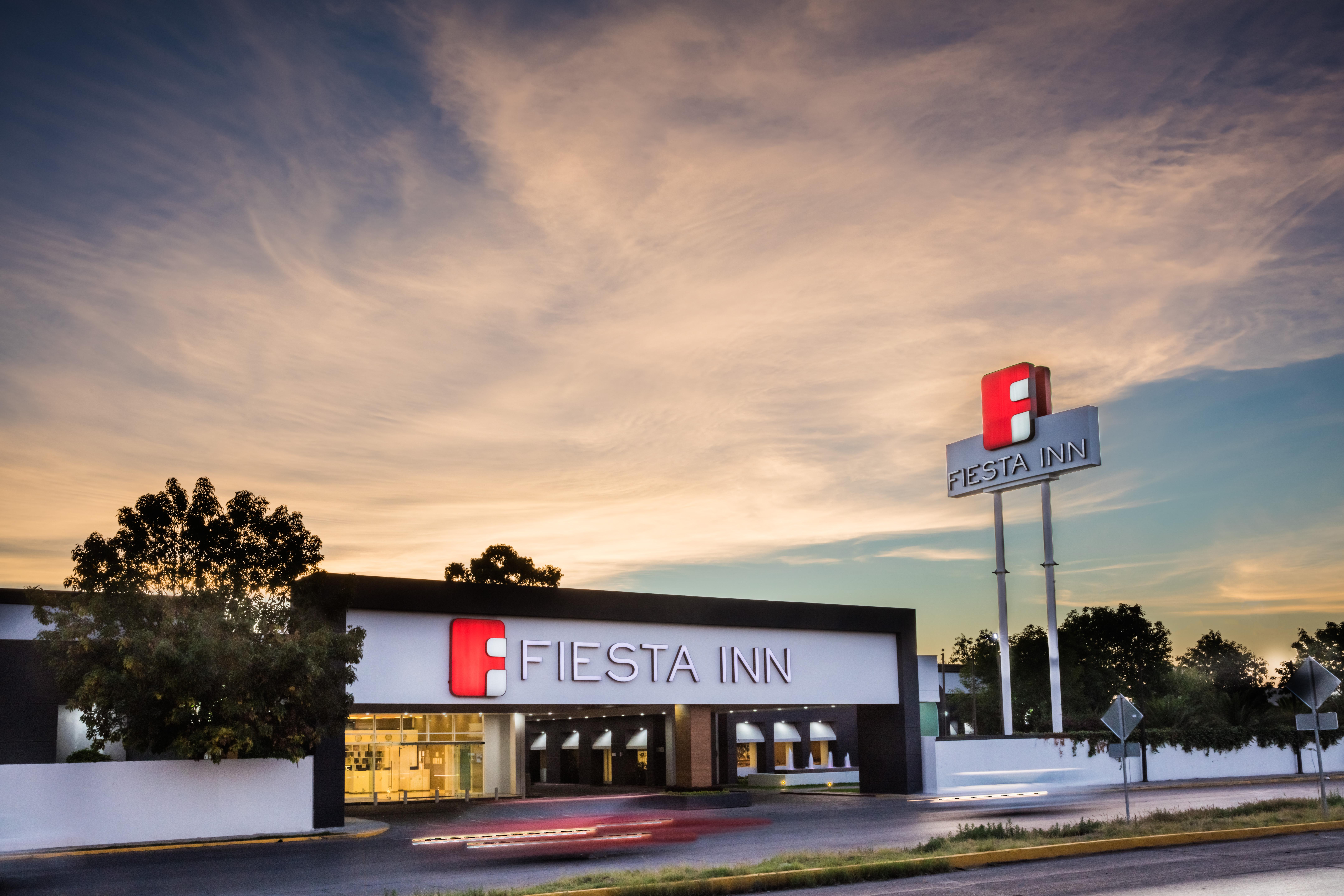 Fiesta Inn San Luis Potosi Glorieta Juarez Bagian luar foto