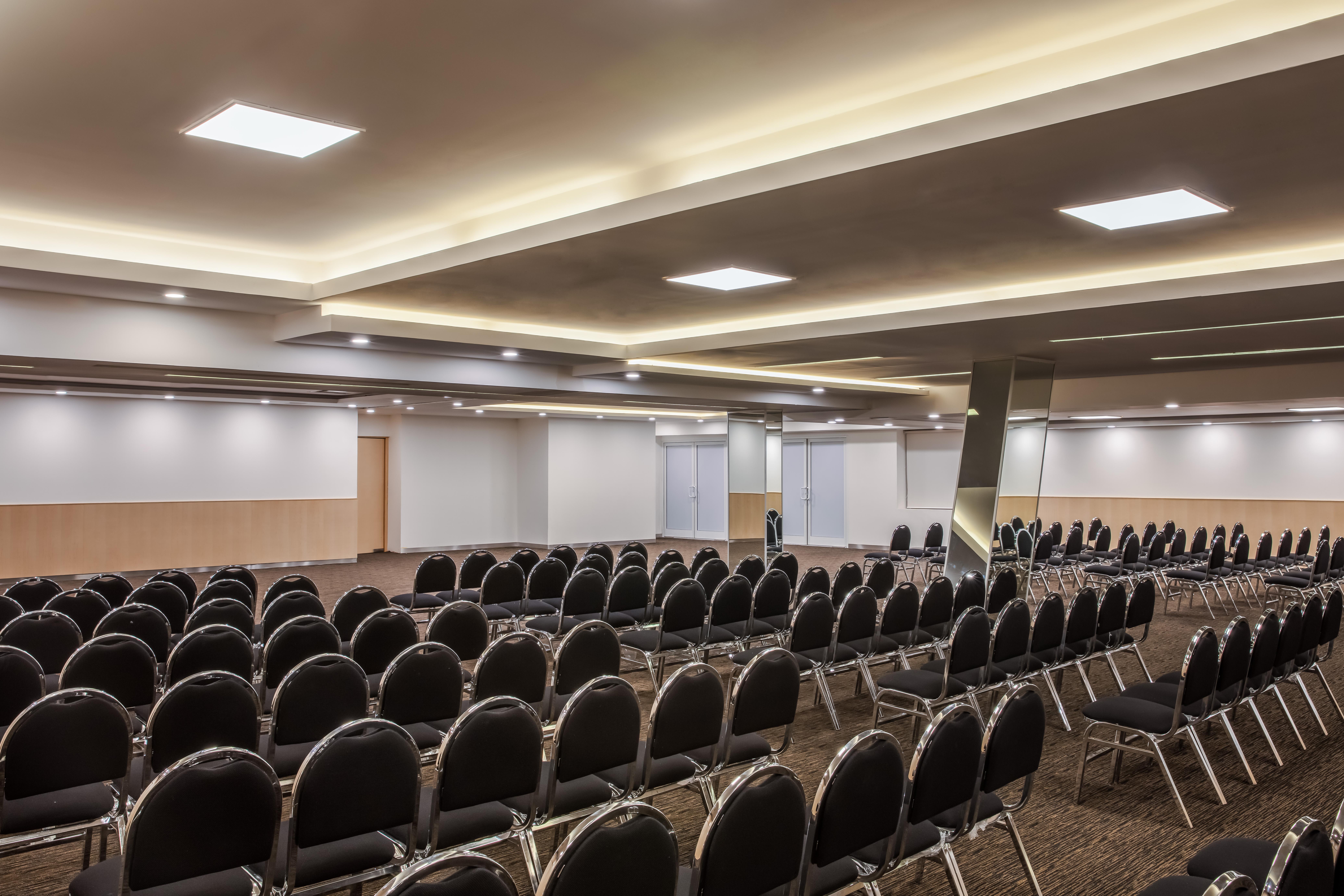 Fiesta Inn San Luis Potosi Glorieta Juarez Bagian luar foto