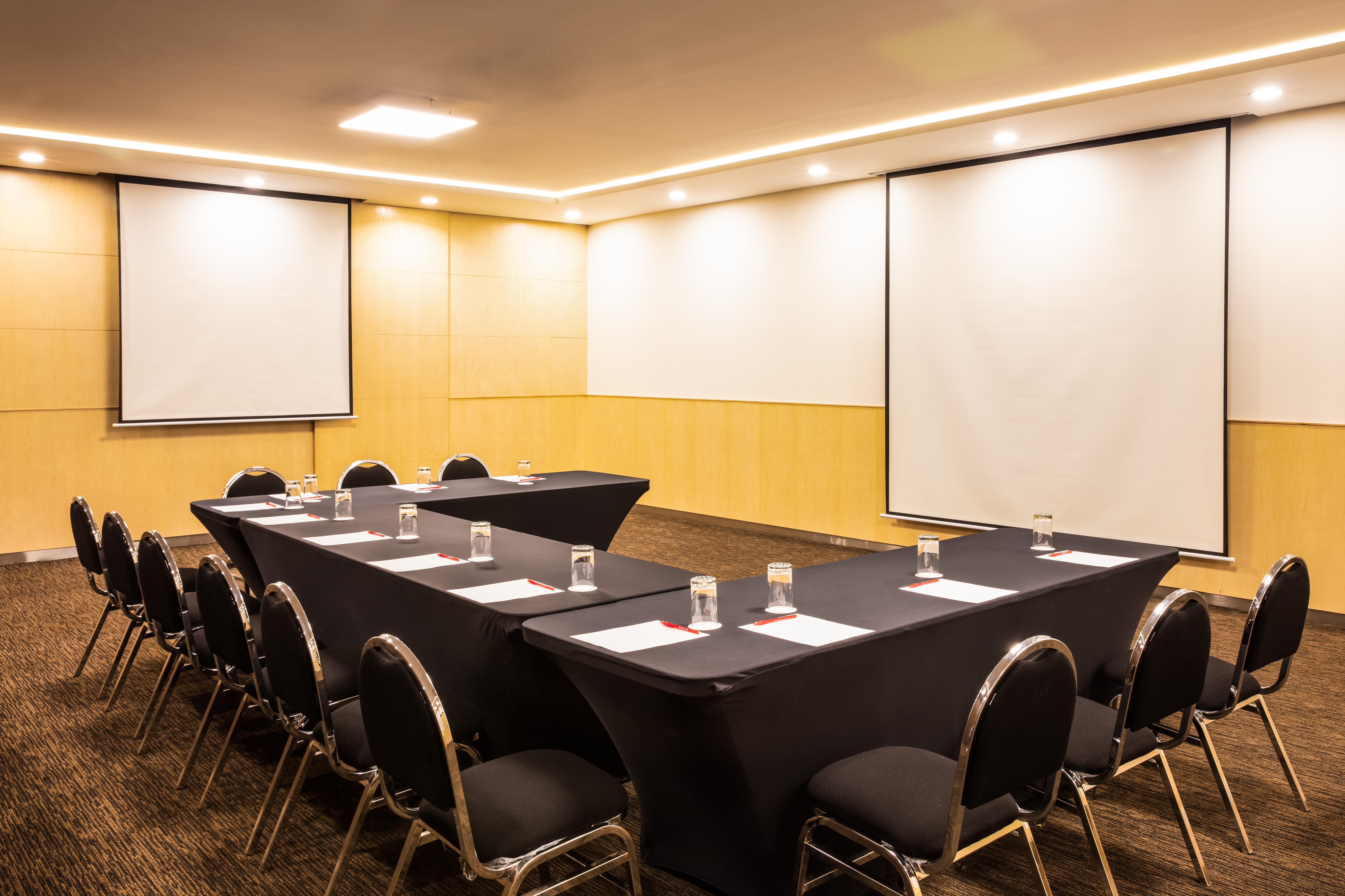 Fiesta Inn San Luis Potosi Glorieta Juarez Bagian luar foto