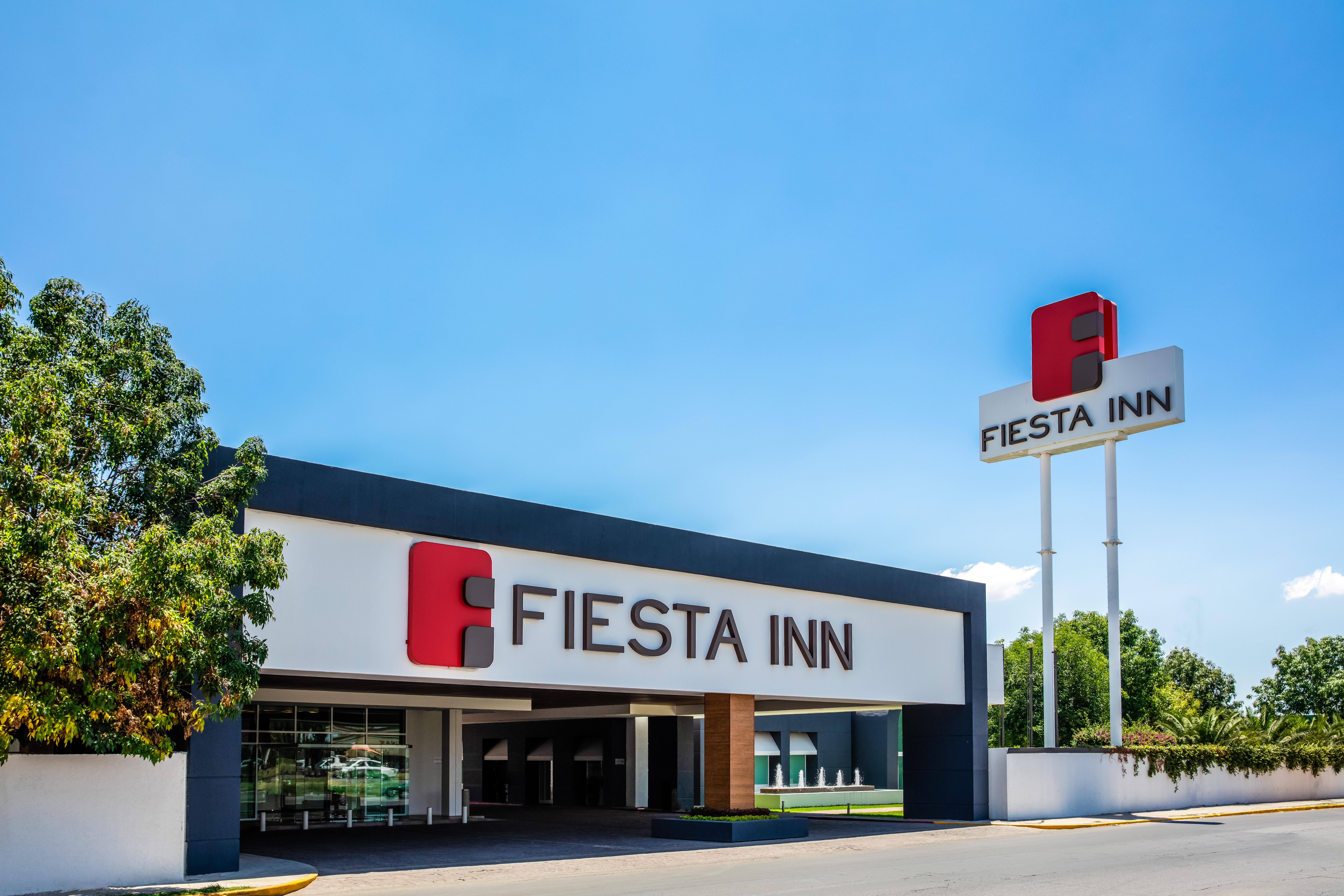 Fiesta Inn San Luis Potosi Glorieta Juarez Bagian luar foto