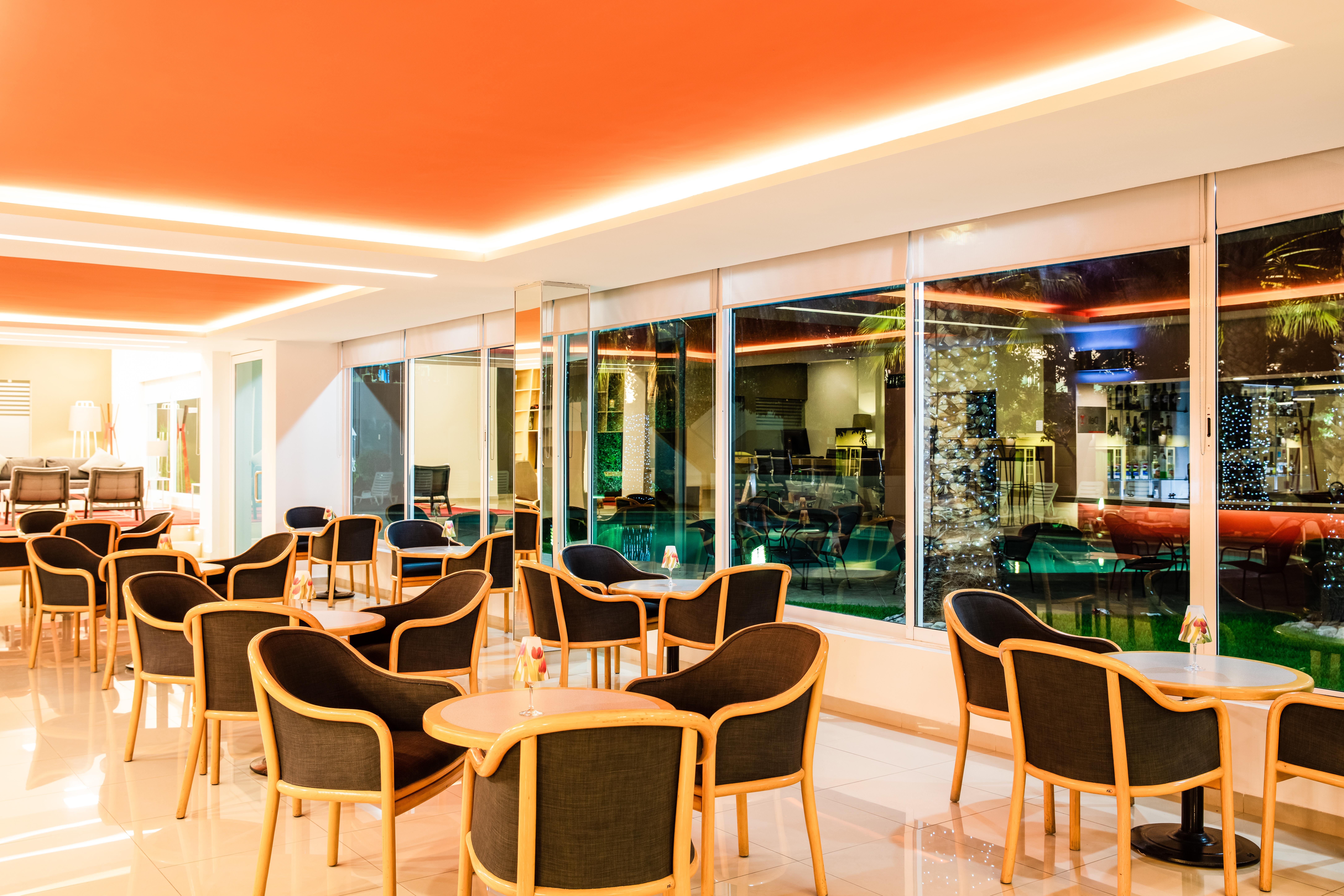 Fiesta Inn San Luis Potosi Glorieta Juarez Bagian luar foto