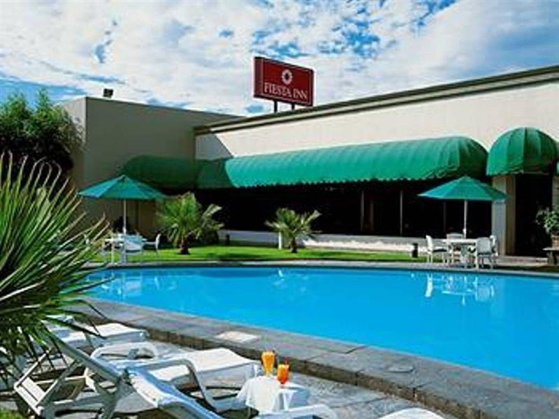 Fiesta Inn San Luis Potosi Glorieta Juarez Bagian luar foto