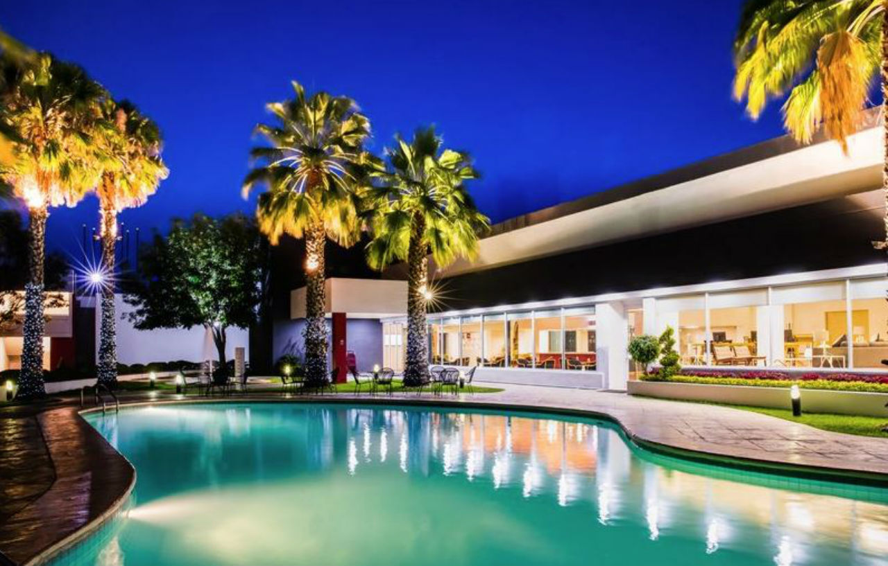 Fiesta Inn San Luis Potosi Glorieta Juarez Bagian luar foto